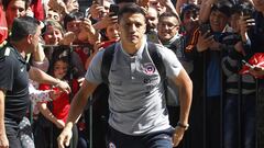 Futbol, Llegada de la seleccion chilena a Temuco
 El jugador de la seleccion chilena Alexis Sanchez es fotografiados durante la llegada a el hotel Dream de Temuco, Chile.
 18/11/2018
 Dragomir Yankovic/Photosport
 
 Football, Chilean National team arrived to Temuco
 Chilean National team player Alexis Sanchez is pictured during the arrived to Dreams Hotel held at the  in Temuco, Chile.
 18/11/2018
 Dragomir Yankovic/Photosport