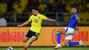 Daniel Muñoz durante el partido entre Colombia y Brasil por las Eliminatorias Sudamericanas.