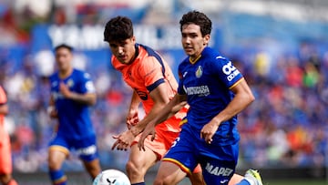 Mario Martín y Pau Cubarsí en el Getafe-Barcelona.