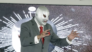 Hijo del Santo durante su conferencia de prensa.