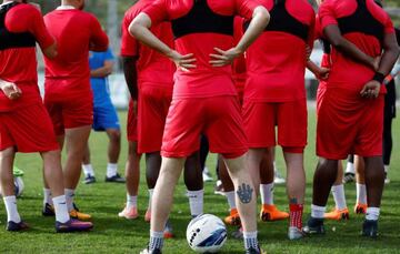 Players of the Hapoel Katamon Jerusalem team take part in a training session in Jerusalem on March 18, 2018.