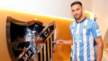 Esteban Burgos firma por el Málaga hasta 2024.