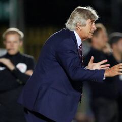 Pellegrini y West Ham avanzan en la Copa de la Liga