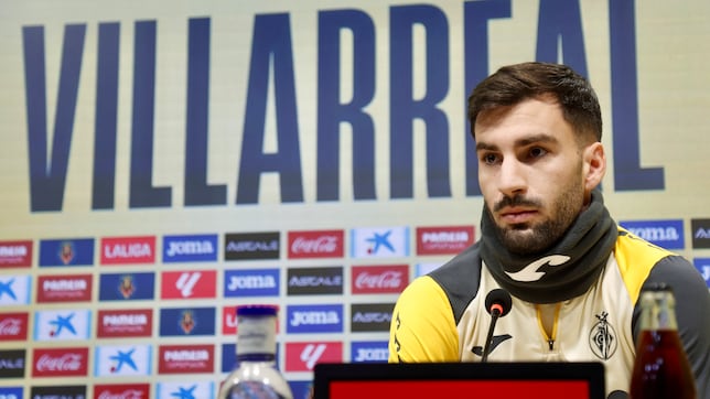 Baena: “Para poder salir del Villarreal tendría que ser un equipo mejor y eso sería un top 10 del mundo”