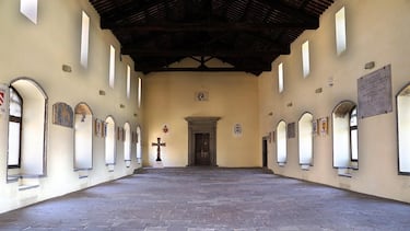 El conclave m¨¢s largo de la historia dur¨® 1.006 d¨ªas, hubo cardenales muertos y todos terminaron encerrados a pan y agua