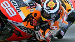 Repsol Honda Team rider Jorge Lorenzo of Spain speeds through a corner during the final practice session for the MotoGP Australian motorcycle race at Phillip Island on October 27, 2019. (Photo by WILLIAM WEST / AFP) / -- IMAGE RESTRICTED TO EDITORIAL USE - STRICTLY NO COMMERCIAL USE --
