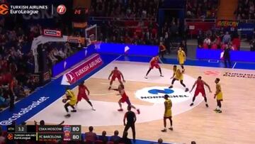 Lo de Mirotic entra en la leyenda: la canasta que asombra a todo el baloncesto