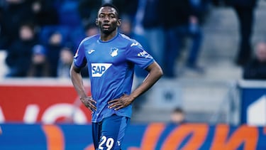 A principios de 2025, el TSG Hoffenheim de la Bundesliga alemana lo fichó en un traspaso significativo. Touré se unió al equipo inmediatamente y en sus primeros meses logró ganarse un lugar, demostrando su potencial con varias asistencias. Conocido por su versatilidad, Touré puede jugar en varias posiciones de ataque. Se destaca por su velocidad, habilidad en el regate y su capacidad para crear oportunidades de gol.

