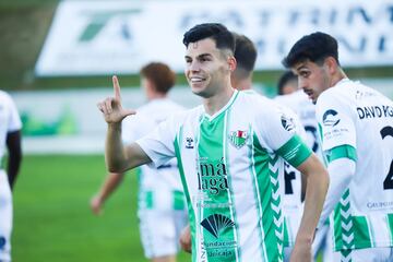 Luismi Redondo festeja el1-0.