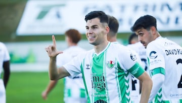 Luismi Redondo festeja el1-0.