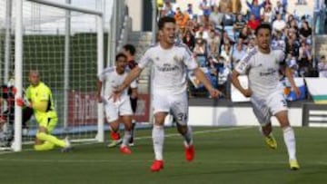 &Aacute;lvaro Medr&aacute;n celebra un gol con el Castilla.