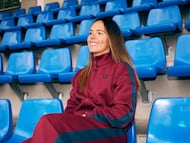 Claudia Zornoza, imagen de New Balance, atiende a AS después de su retirada del fútbol profesional.