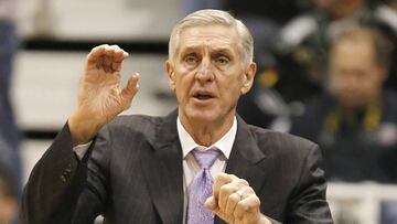 Jerry Sloan, durante un partido de la NBA con los Utah Jazz