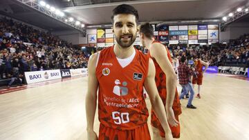 Aleksander Cvetkovic guiña un ojo a la cámara tras ganar al Casademont Zaragoza.