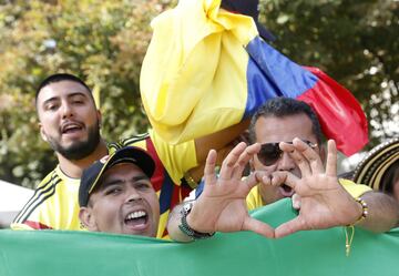 Muchos colombianos salieron a las calles de París para celebrar el triunfo de Egan Bernal en el Tour de Francia. La capital francesa se viste de amarillo, azul y rojo.