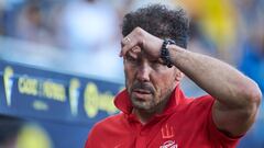 Diego Pablo Simeone, head coach Atletico, looks on during the Ramon de Carranza Trophy between Cadiz Club de Futbol and Atletico de Madrid at Nuevo Mirandilla stadium on August 4, 2021 in Cadiz, Spain
 AFP7 
 04/08/2021 ONLY FOR USE IN SPAIN