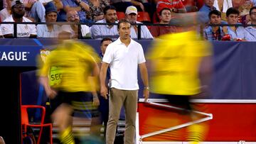 Soccer Football - Champions League - Group G - Sevilla v Borussia Dortmund - Ramon Sanchez Pizjuan, Seville, Spain - October 5, 2022 Sevilla coach Julen Lopetegui REUTERS/Marcelo Del Pozo