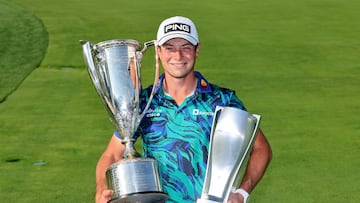 OLYMPIA FIELDS, ILLINOIS - AUGUST 20: Viktor Hovland of Norway poses with The Western Golf Association Trophy and BMW Trophy after winning the BMW Championship at Olympia Fields Country Club on August 20, 2023 in Olympia Fields, Illinois. Michael Reaves/Getty Images/AFP (Photo by Michael Reaves / GETTY IMAGES NORTH AMERICA / Getty Images via AFP)