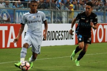 El duelo entre Iquique y Gremio, en imágenes