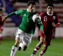 Bolivia y Perú empatan en La Paz en un partido intenso