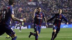 Roger celebrando su &uacute;ltimo gol esta temporada ante el Real Madrid con el que ha superado ya a Rub&eacute;n Su&aacute;rez como mejor goleador granota del Siglo XXI.