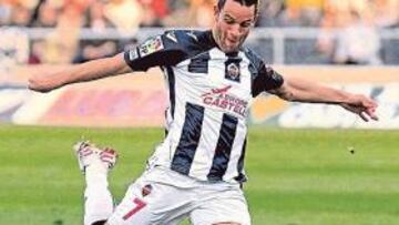 <b>GRAN RENDIMIENTO. </b>El extremo sevillano está siendo el mejor jugador del Castellón en esta Liga.