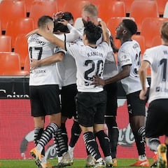 Aprobados y suspensos del Valencia: Soler da un recital desde el punto de penalti