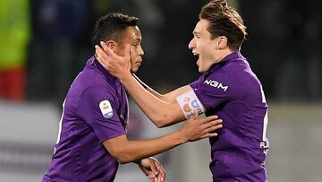 Soccer Football - Serie A - Fiorentina v Inter Milan - Stadio Artemio Franchi, Florence, Italy - February 24, 2019   Fiorentina&#039;s Luis Muriel scores their second goal with Federico Chiesa             REUTERS/Alberto Lingria