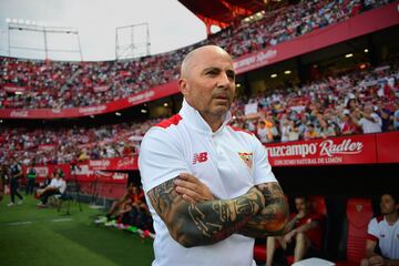 Tras ganar la Copa América con Chile en 2015. Sampaoli llegó a Europa de la mano del Sevilla. La temporada en el Sevilla fue de más a menos pero le ha valido para ser el elegido para el banquillo de la selección albiceleste.