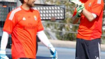 Casillas y Diego López, durante una de las sesiones matutinas en la Ciudad Deportiva de Valdebebas.