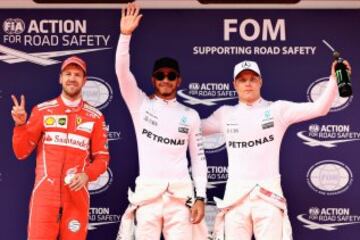 Lewis Hamilton, Sebastian Vettel y Valtteri Bottas ocuparán las primeras posiciones de la parrilla de salida.