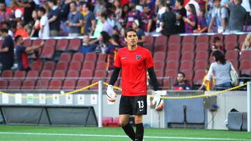 El mediocampista no fue tomado en cuenta en el amistoso del Eintracht ante Atalanta, y Ochoa se quedó en la banca con Granada.