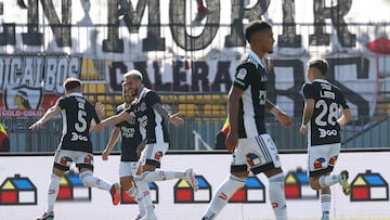 Futbol, Colo Colo vs Real Betis.
Partido Amistoso 2022.
El jugador de Colo Colo, Leonardo Gil, izquierda, celebra su gol contra Real Betis durante el partido amistoso realizado en el estadio Sausalito de Vina del Mar, Chile.
19/11/2022
Raul Zamora/Photosport
Football, Colo Colo vs Real Betis.
2022 Friendly match.
Colo Colo’s player Leonardo Gil, left, celebrates after scoring against Real Betis during the friendly match held at the Sausalito stadium in Vina del Mar, Chile.
19/11/2022
Raul Zamora/Photosport