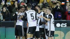 Real Madrid and Barcelona target Torres makes Valencia debut