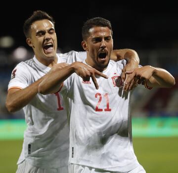 0-1. Pablo Fornals celebra el primer gol con Sergio Reguilón.