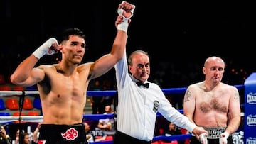 Victoria de Miguel Cuadrado en su debut como boxeador profesional.