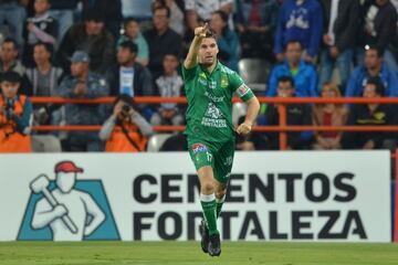 1.- Apertura 2014: 12 goles (León)
2.- Apertura 2015: 13 goles (León)
