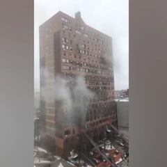El vídeo del incendio en un bloque de apartamentos en el Bronx