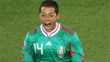 Javier Hernández podría ser cedido por el Manchester al Valencia