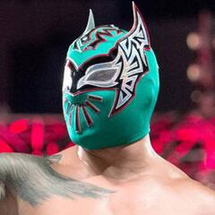 Sin Cara renueva por tres años con la WWE