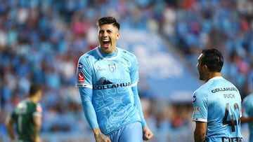 Futbol, Deportes Iquique vs Santiago Wanderers.
Liguilla de ascenso 2023.
El jugador de Deportes Iquique Steffan Pino, celebra su gol ante Santiago Wanderers durante el partido de vuelta de la liguilla de promocion a primera division realizado en el estadio Tierra de Campeones de Iquique, Chile.
10/12/2023
Alex Diaz/Photosport
Soccer, Sports Iquique vs Santiago Wanderers.
Promotion league 2023.
The Deportes Iquique Steffan Pino player celebrates his goal against Santiago Wanderers during the second leg match of the first division promotion league held at the Tierra de Campeones stadium in Iquique, Chile.
10/12/2023
Alex Diaz/Photosport