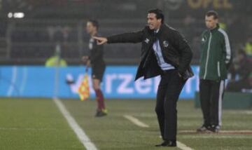 Unai Emery en la banda.