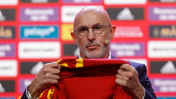 LAS ROZAS (MADRID), 12/12/2022.- Luis de la Fuente acude a su presentación como nuevo seleccionador nacional en sustitución de Luis Enrique Martínez en la Ciudad delFútbol en las Rozas, Madrid, este lunes. EFE/ Juan Carlos Hidalgo