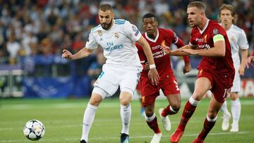 Karim Benzema, delantero franc&eacute;s del Real Madrid, en una jugada de la final de la Champions de 2018 contra el Liverpool en Kiev.