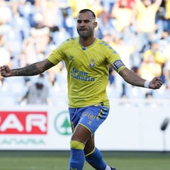 Jesé estrena capitanía y lidera a la UD