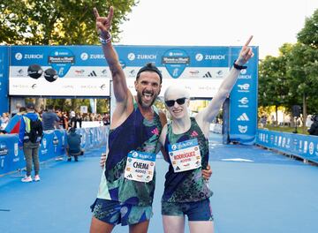 El campeón del mundo de 10.000 metros en 2002, Chema Martínez, junto a la campeona paralímpica de triatlón, Susana Rodríguez.