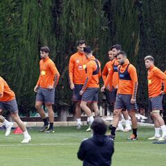 Escribá, con todos los disponibles y con el portero del filial Andreu