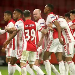El Ajax vuelve a llenarse los bolsillos