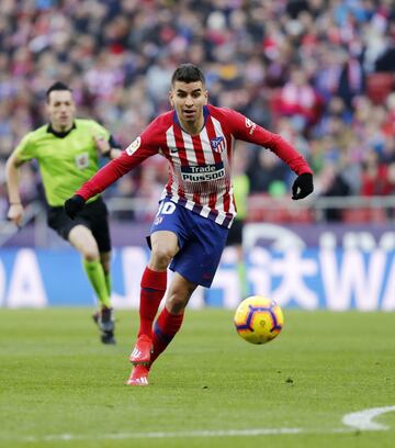 El delantero argentino, Correa, ha sido uno de los más participativos del conjunto rojiblanco en el primer tramo del partido.  