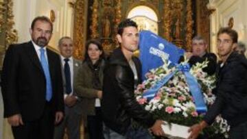 Ofrenda floral. La plantilla visit&oacute; a la patrona de Getafe.
 